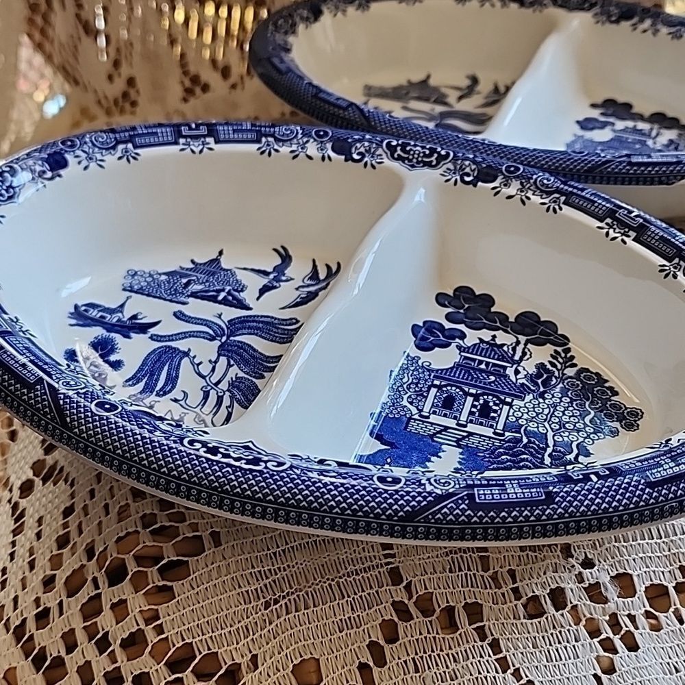 Blue Willow Vtg Set Of 2 Churchill Staffordshire England Divided Weighted Dishes